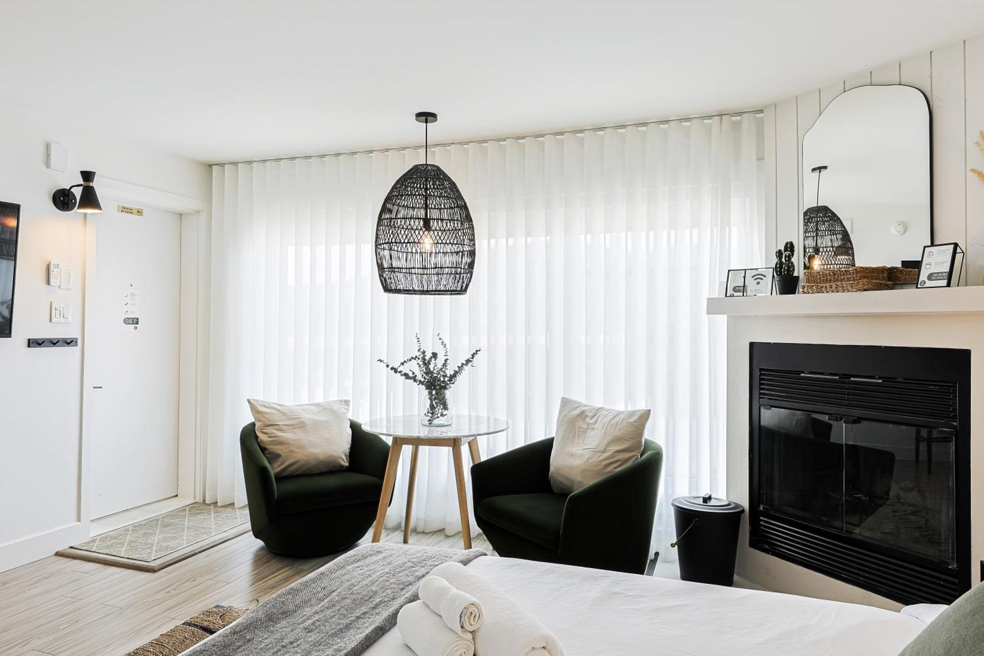 Les Lofts Du Lac Des Sables By Kasania Sainte-Agathe-des-Monts Luaran gambar