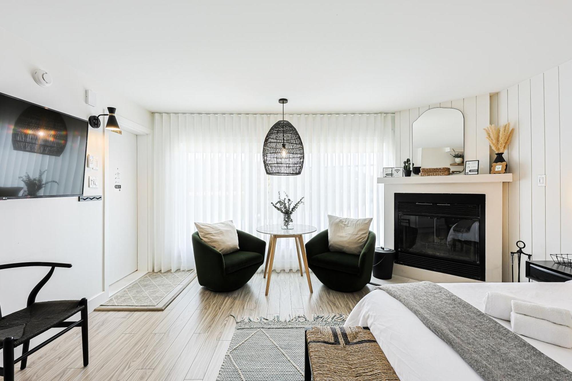 Les Lofts Du Lac Des Sables By Kasania Sainte-Agathe-des-Monts Luaran gambar