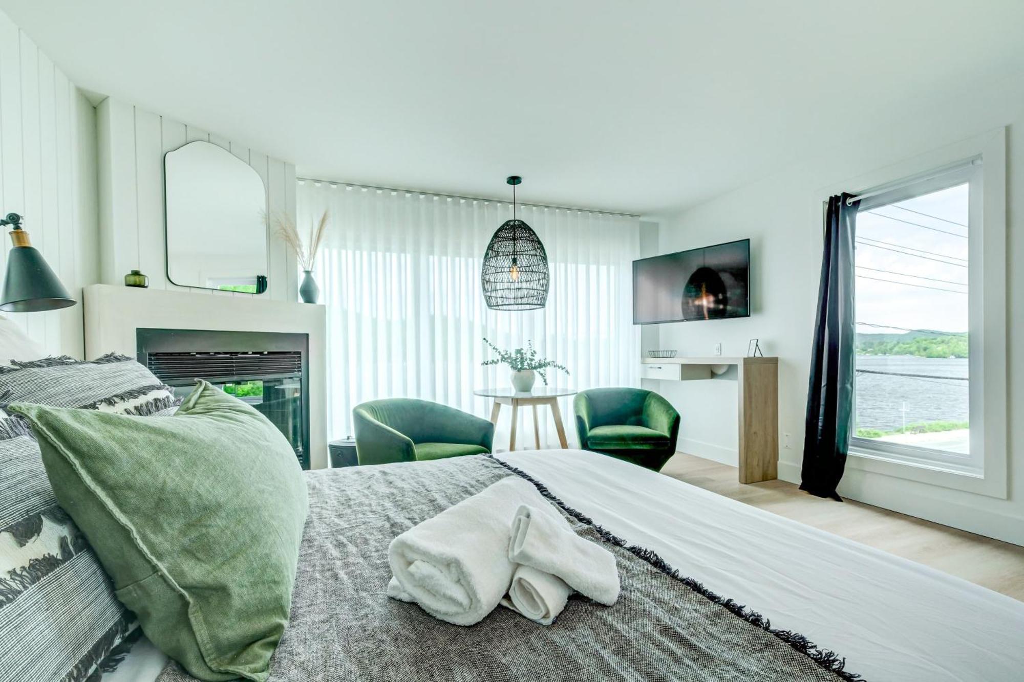 Les Lofts Du Lac Des Sables By Kasania Sainte-Agathe-des-Monts Luaran gambar