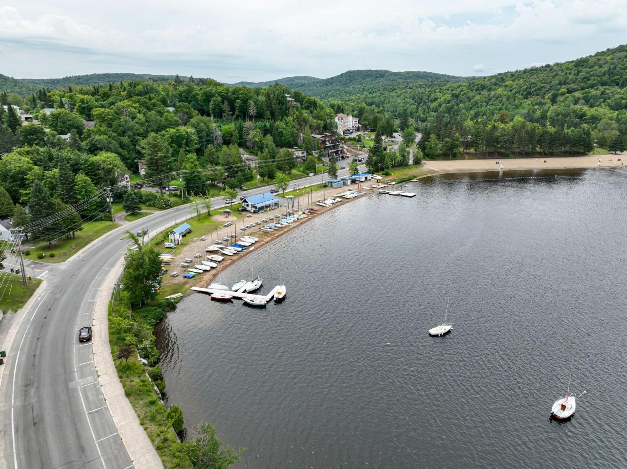 Les Lofts Du Lac Des Sables By Kasania Sainte-Agathe-des-Monts Luaran gambar
