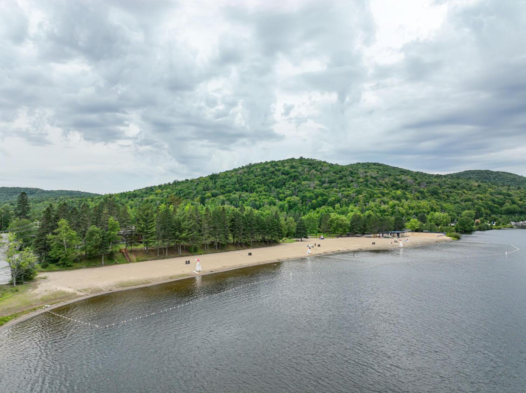 Les Lofts Du Lac Des Sables By Kasania Sainte-Agathe-des-Monts Luaran gambar