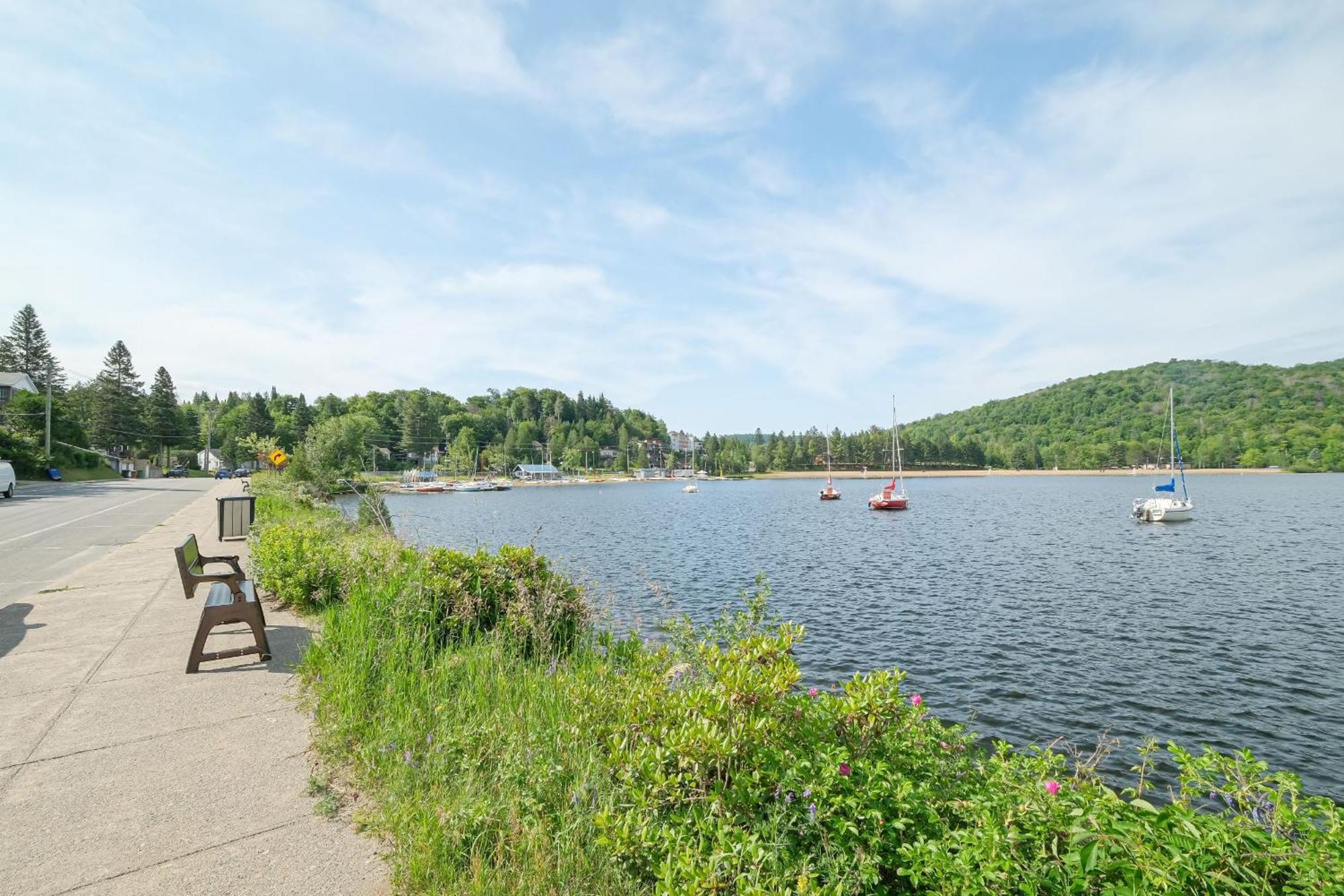Les Lofts Du Lac Des Sables By Kasania Sainte-Agathe-des-Monts Luaran gambar